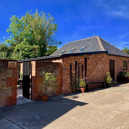 Little Upton Farm Cottages 赖德 外观 照片