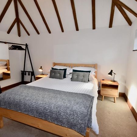 Little Upton Farm Cottages 赖德 外观 照片