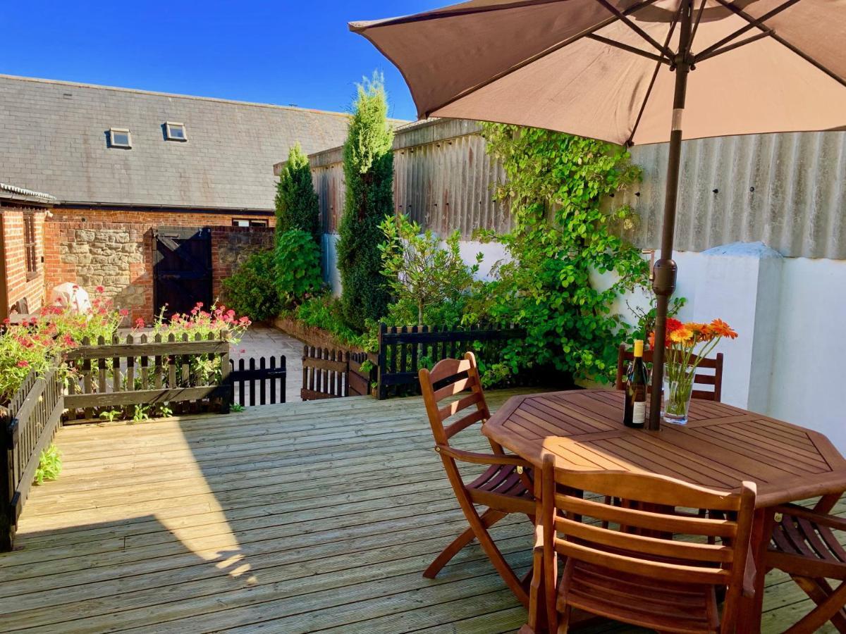 Little Upton Farm Cottages 赖德 外观 照片