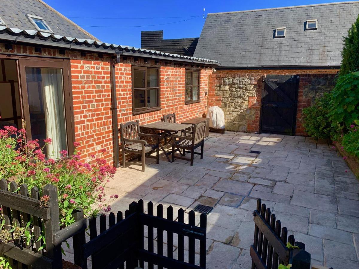 Little Upton Farm Cottages 赖德 外观 照片