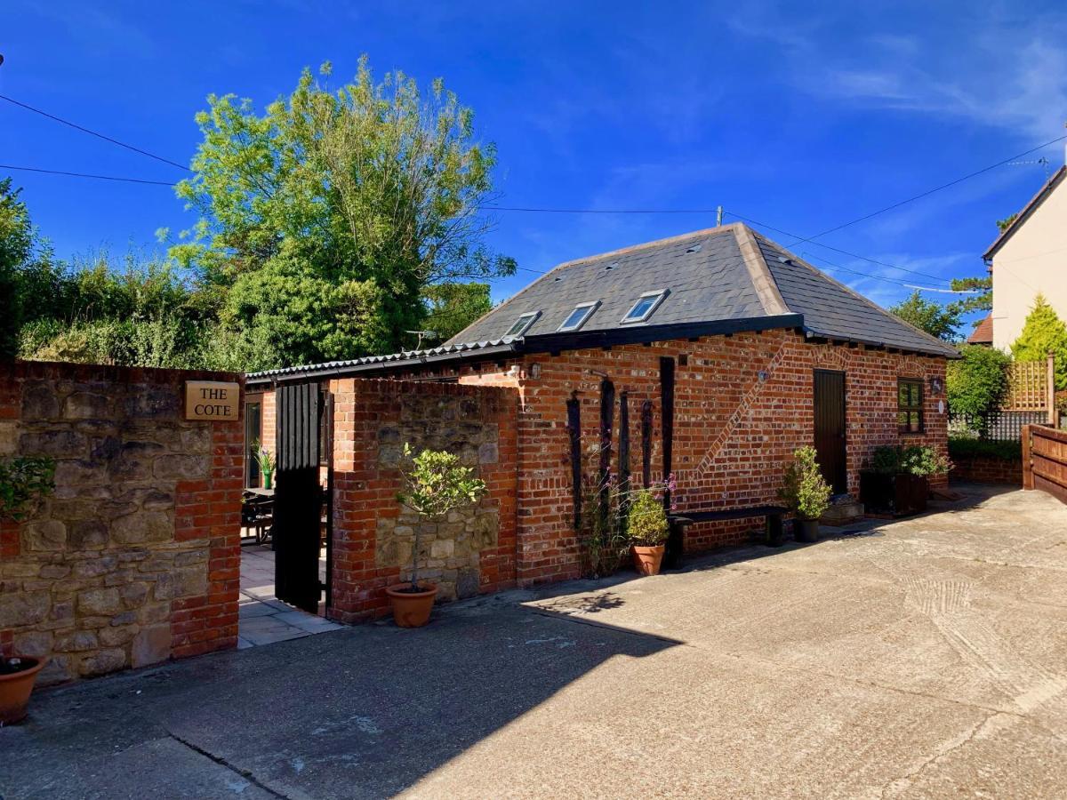 Little Upton Farm Cottages 赖德 外观 照片