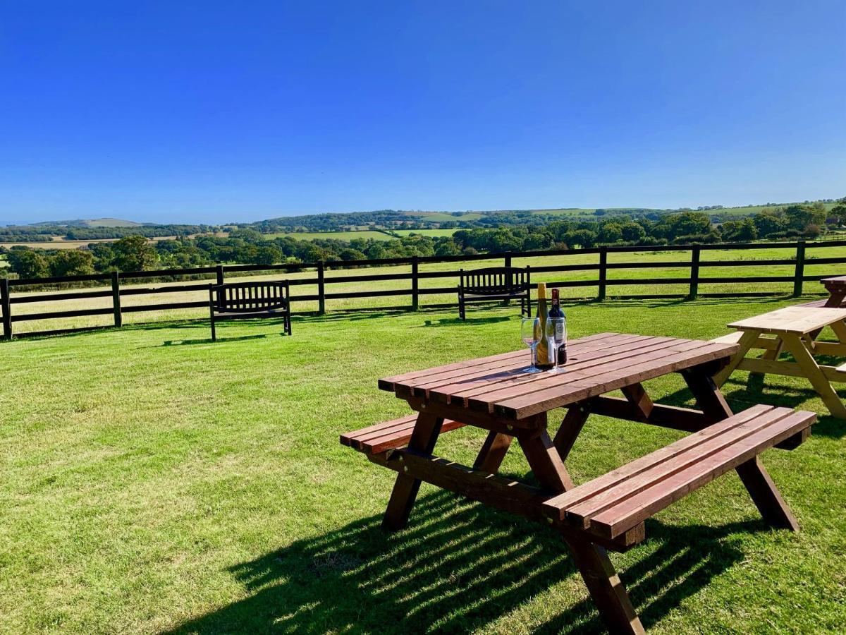Little Upton Farm Cottages 赖德 外观 照片