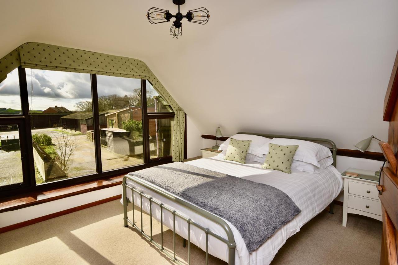 Little Upton Farm Cottages 赖德 外观 照片